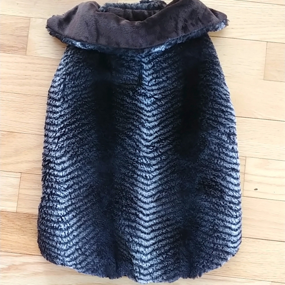 Faux fur dog coat like new
